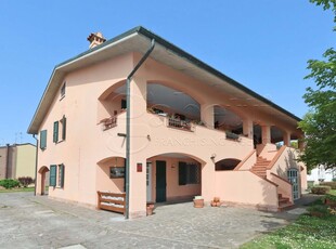Appartamento in Via Lavezzola , Ferrara (FE)