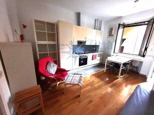 Bilocale in Affitto a Milano, zona Gambara, 950€, 50 m², arredato