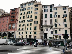 Capannone in affitto a Genova