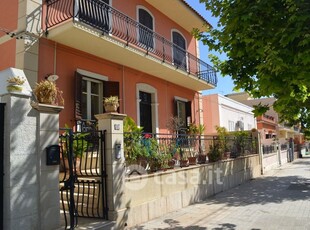 Casa Bi/Trifamiliare in Vendita in Viale Lido 89 a Avola