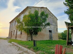 CASA COLONICA DI AMPIE DIMENSIONI IN POSIZIONE PANORAMICA