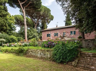 Casa in vendita in Grottaferrata, Italia