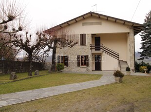 Casa indipendente di 308 mq a Carpineti