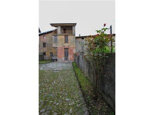 Casa Indipendente in Piazza Solferino, 4, Alta Valle Intelvi (CO)