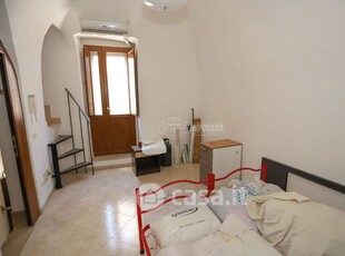 Casa indipendente in Vendita in Via Carmosini a Bari