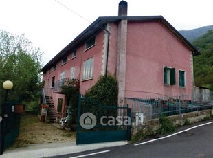 Casa indipendente in Vendita in Via Santa Maria a Revine Lago