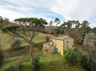 CASALE RUSTICO CON VISTA PANORAMICA IN VENDITA A CITTÀ DI CASTELLO, UMBRIA