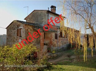 In Vendita a Montepulciano: Casale in Pietra con Terreno, Vista Panoramica e Vigneto