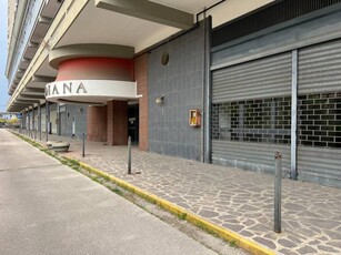 magazzino-laboratorio in affitto a Casalnuovo di Napoli