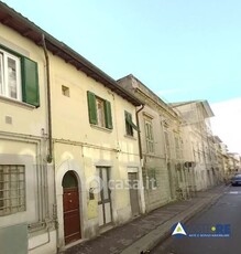 Negozio/Locale commerciale in Vendita in Corso Giuseppe Mazzini 136 -174 a Livorno