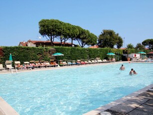 Parco vacanze a Lido Di Dante con terrazza e piscina