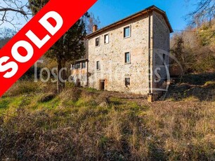 Proprietà rustica in vendita a Volterra con terreno e casali