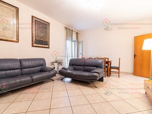 Quadrilocale in Vendita a Siracusa, zona Tunisi Grottasanta, 119'000€, 133 m²