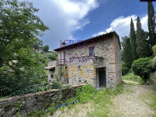 rustico / casale in vendita a Montevarchi