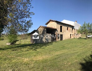 Rustico / Casale in vendita a San Pietro di Feletto