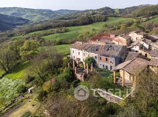 Rustico/Casale in Vendita in Piazza L. Berzieri a Pellegrino Parmense