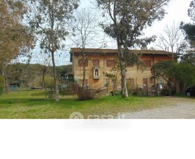 Rustico/Casale in Vendita in Strada Statale 1 5180 a Pisa