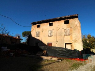 Rustico in Vendita a Mortegliano Mortegliano - Centro