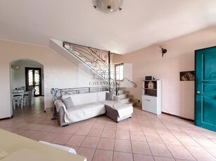 Villa con terrazzo a Riano