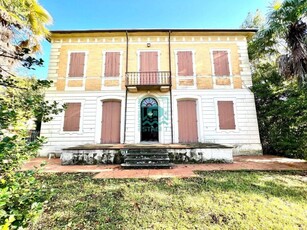 Villa in vendita a Camaiore