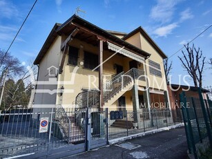 Villa in vendita a Paderno Dugnano