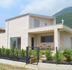 Villa in vendita a Piovene Rocchette