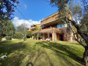 Villa in vendita a Sacrofano