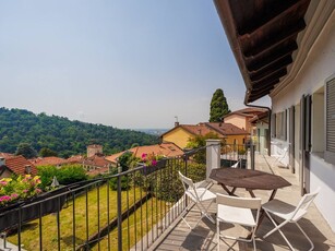 Villa in Vendita a Torino, zona Cavoretto - Pilonetto, 950'000€, 357 m²