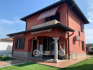 Villa in Vendita in Corso Giovanni Josti a Mortara