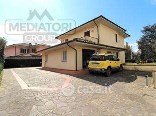 Villa in Vendita in Via delle Fontine a Castelfranco di Sotto