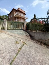 Villa in Vendita in Via Melito Porto Salvo a Catanzaro