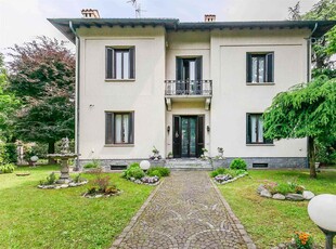 Villa in Via Dei Tigli 38 a Cusano Milanino