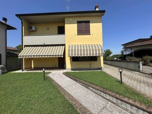 Villa in Via Milano a Valera Fratta
