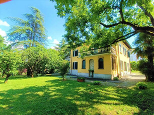 Villa singola da ristrutturare con giardino privato di mq. 2600