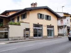 Negozio in vendita a Bergamo via achille muzio 8