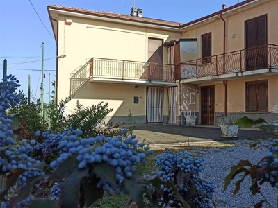 Casa semi indipendente in vendita a Godiasco Salice Terme Pavia
