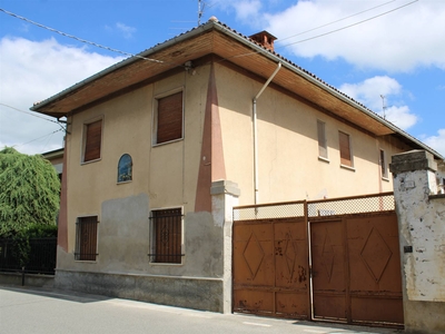 Casa semi indipendente in vendita a Stroppiana Vercelli