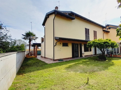 Villa a schiera in vendita a Mortara Pavia