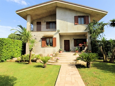 Villa in vendita a Ragusa Periferia Urbana