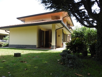 Villa in vendita, Imbersago semicentro