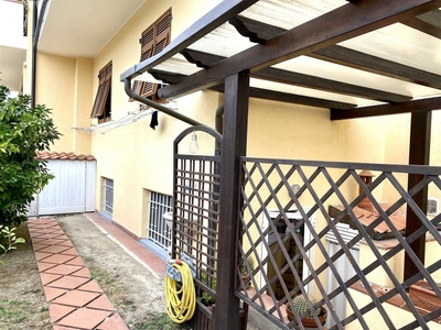 Casa indipendente in vendita in via montavecchia 1, Fosdinovo