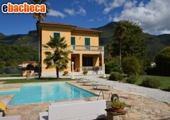 Villa a Camaiore di 450..