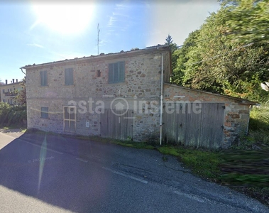 Appartamento Località Sigliano PIEVE SANTO STEFANO di 248,66 Mq. oltre Garage due Magazzini e Terreno Agricolo