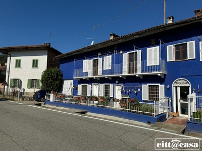 Casa indipendente con giardino a Lauriano