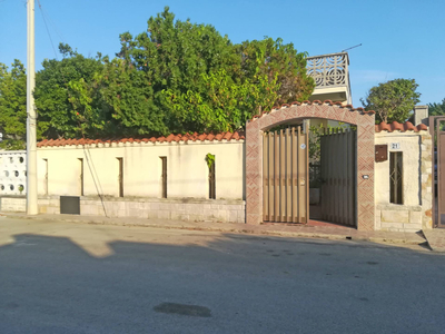 Casa indipendente con terrazzo a Squinzano