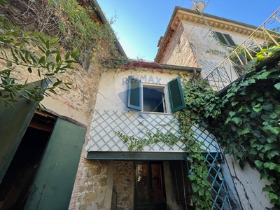 Casa indipendente con terrazzo, Coreglia Antelminelli calavorno