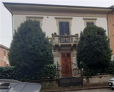 Casa singola in buono stato di 250 mq.