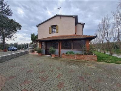 Porzione di casa in buono stato di 108 mq.