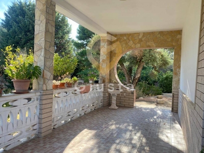 Villa con terrazzo a Mesagne