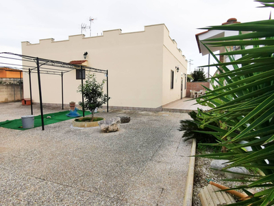 Villa con terrazzo, Brindisi s. elia